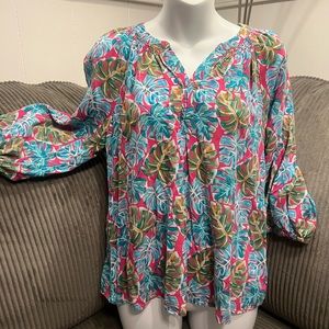 Crown & Ivy 3/4 sleeve top.